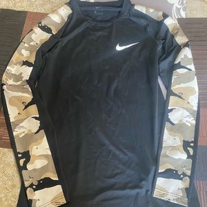 Nike Dri Fit Compression Camo LS